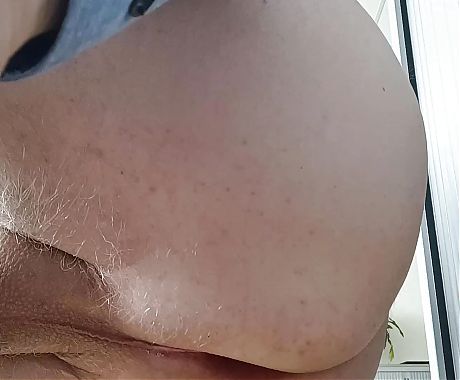 A horny afternoon at the office