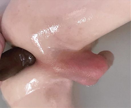I Fuck My Twink Ass in the Tub